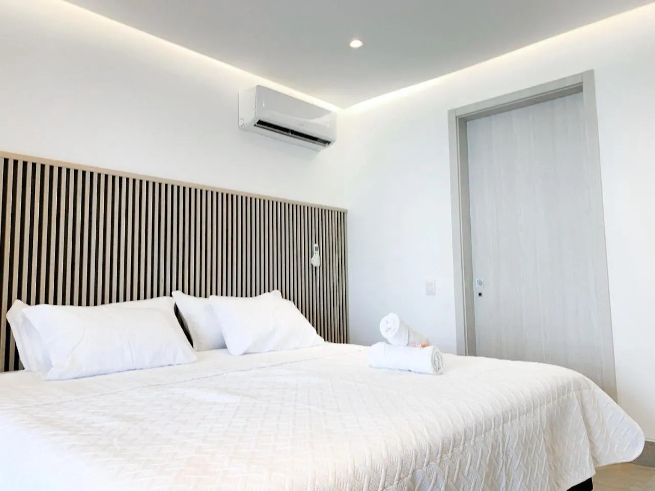 Suite De Lujo, Cerca Mall Del Sol, Parqeo Privado, Sofa Cama Guayaquil Ecuador