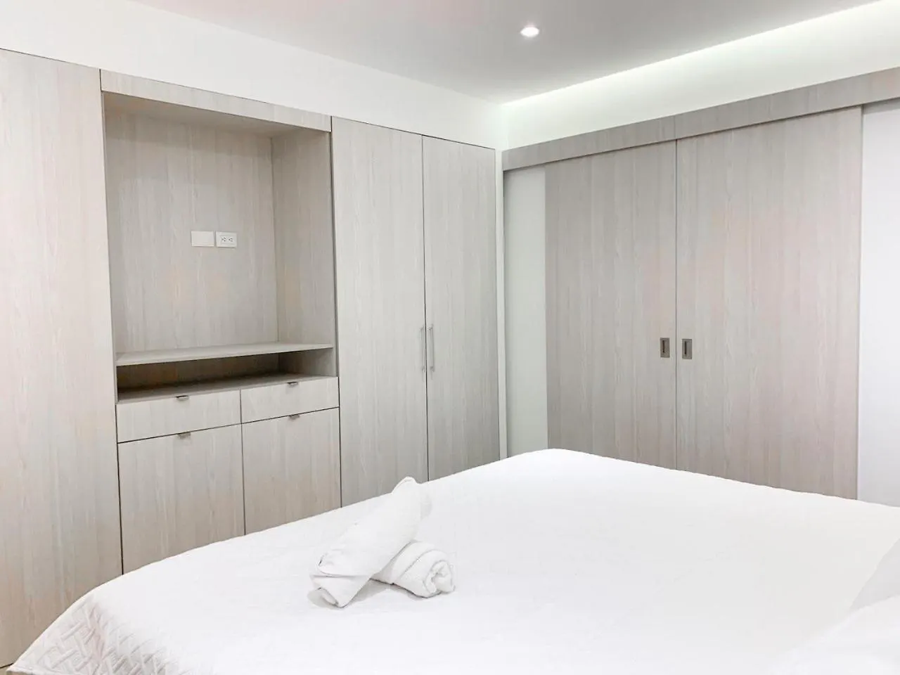 Suite De Lujo, Cerca Mall Del Sol, Parqeo Privado, Sofa Cama Guayaquil Apartment