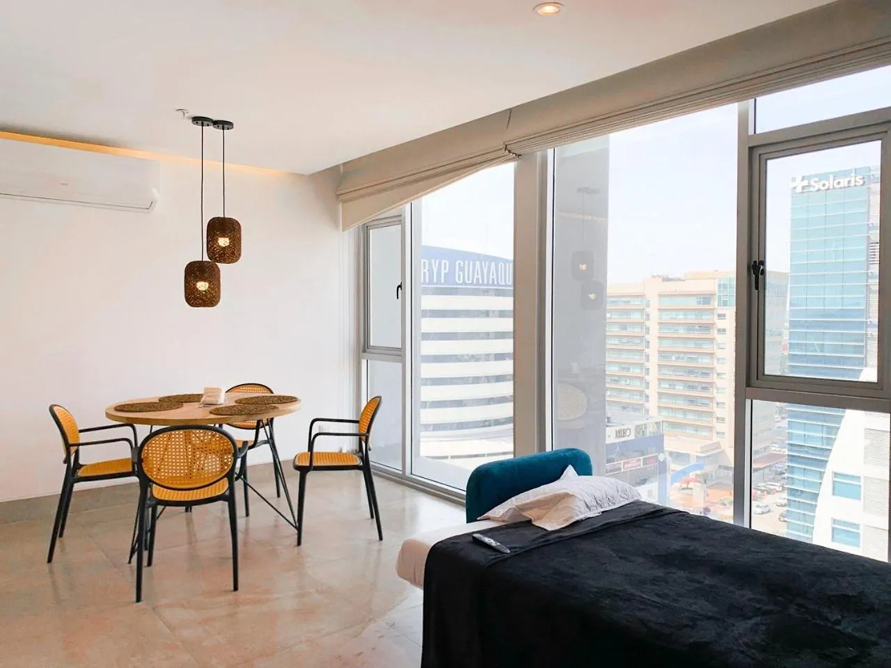 Suite De Lujo, Cerca Mall Del Sol, Parqeo Privado, Sofa Cama Guayaquil Ecuador