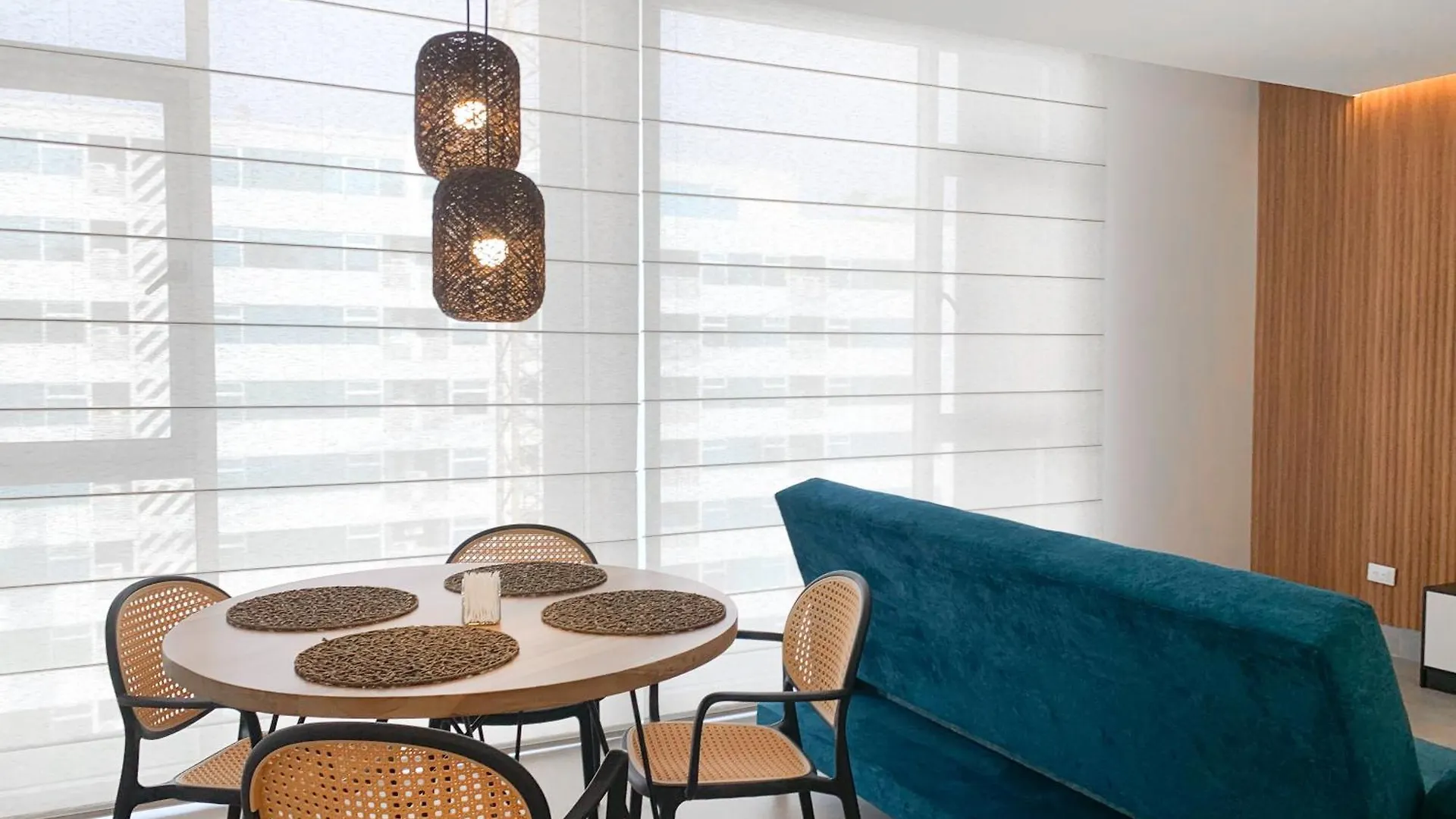 Suite De Lujo, Cerca Mall Del Sol, Parqeo Privado, Sofa Cama Guayaquil